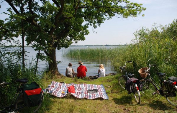 Giethoorn - Turismo na Holanda - passeios de bicicleta